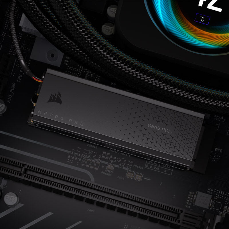 Corsair MP700 Pro NVMe SSD 2 TB PCIe 5.0 M.2 med kjøleribbe - Corsair