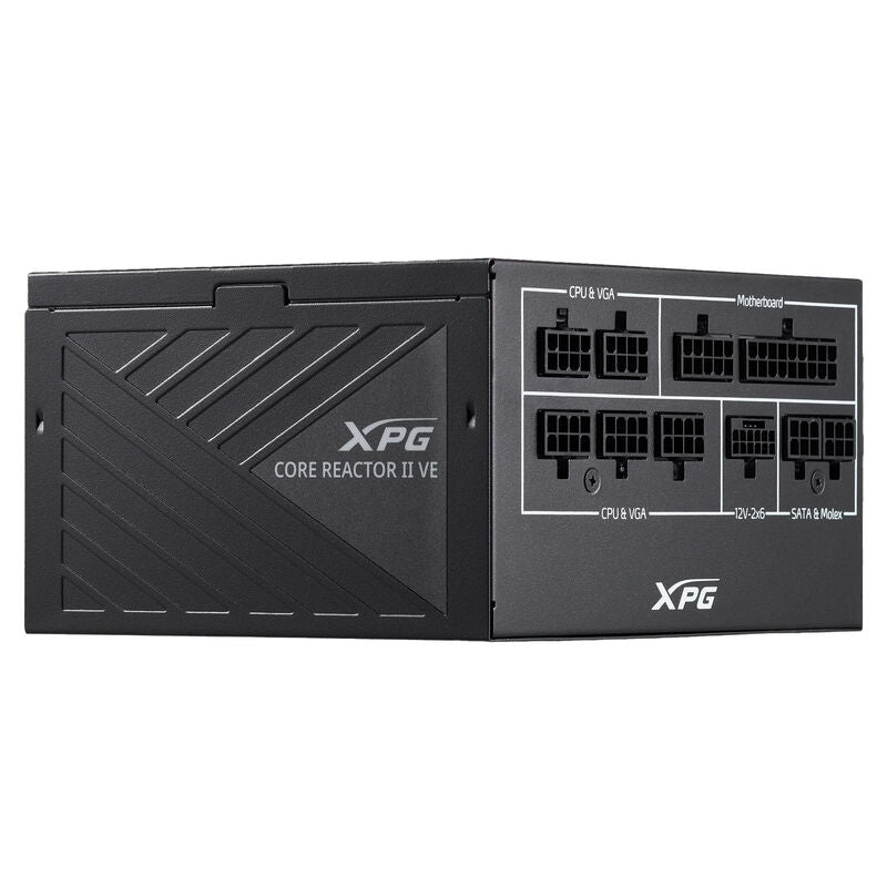 Nærbilde av kabler på ADATA XPG Core Reactor II VE strømforsyning