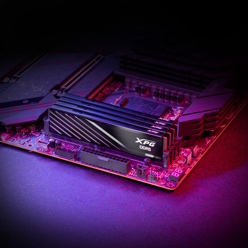 Montert ADATA XPG Lancer Blade DDR5-5600 CL46 RAM 32 GB svart i PC