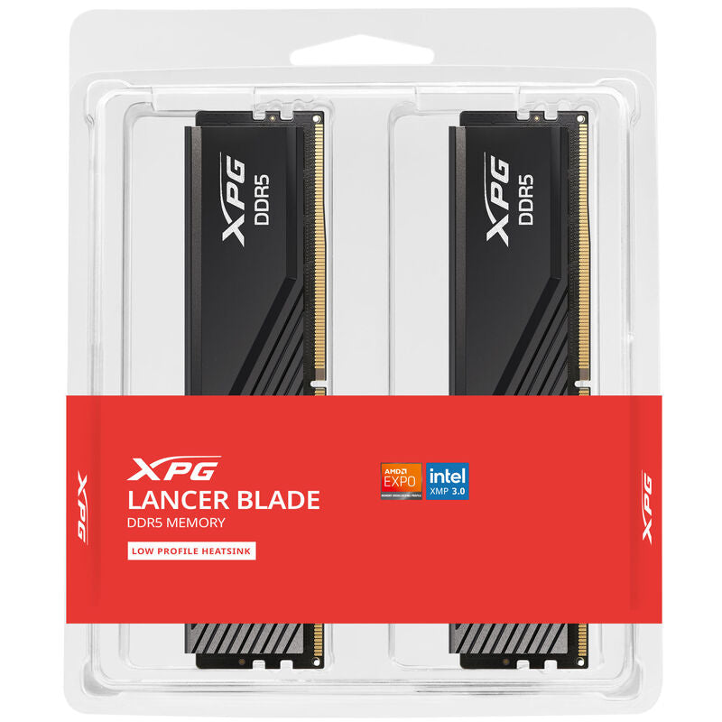ADATA XPG Lancer Blade DDR5-5600 CL46 RAM 32 GB svart nærbilde av PCB
