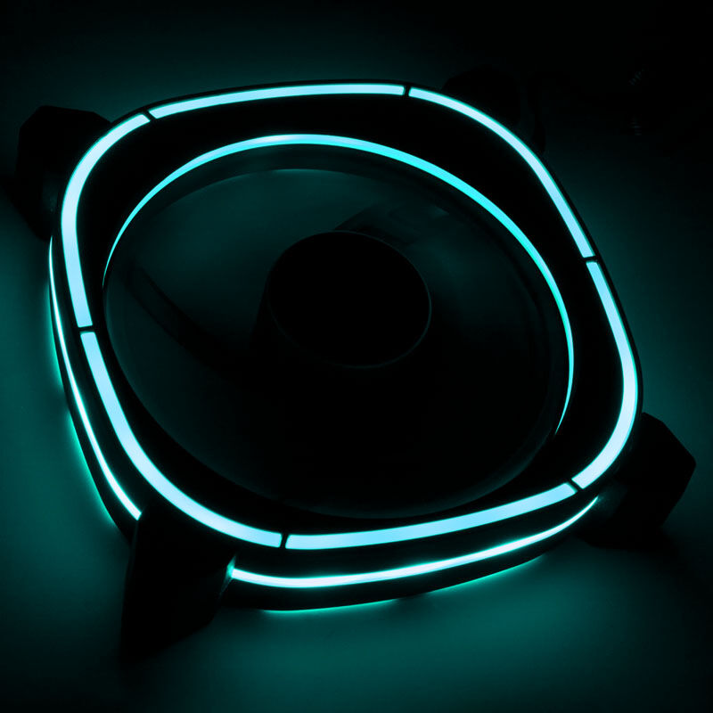 Aerocool Astro 12 Pro ARGB vifte 3-pakning montert i PC-kabinett