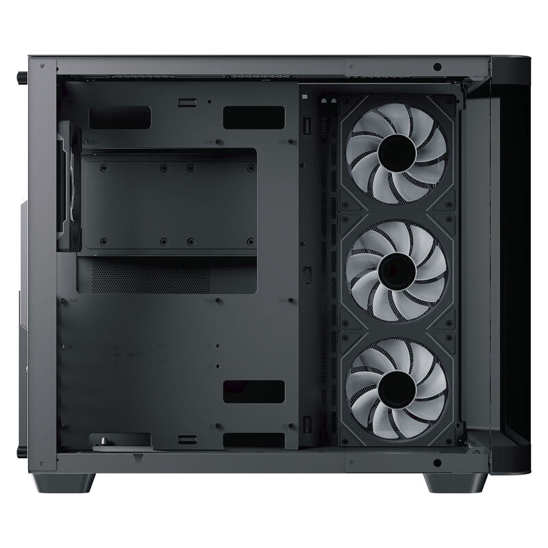 Montert Aerocool P500C kabinett med synlige kabler