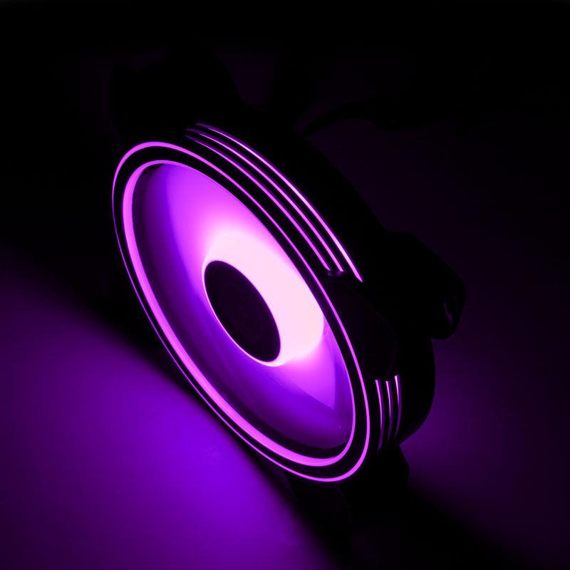 Aerocool Saturn 12F Pro ARGB vifte montert i kabinett