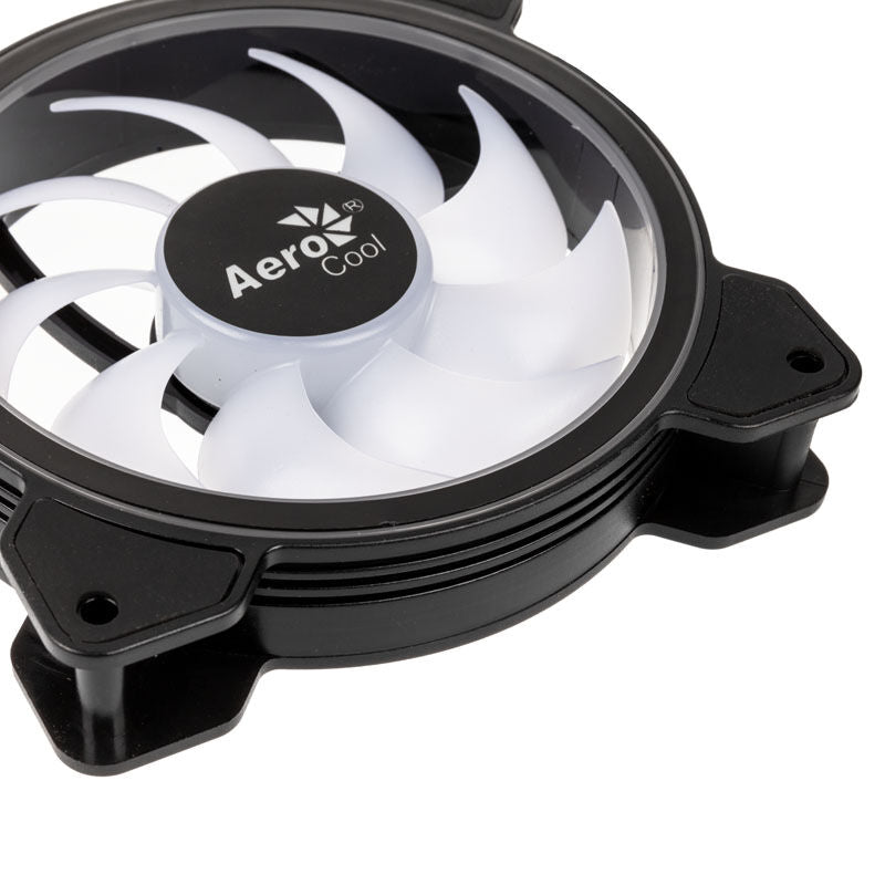 Aerocool Saturn 12F Pro ARGB vifte nærbilde av RGB-belysning