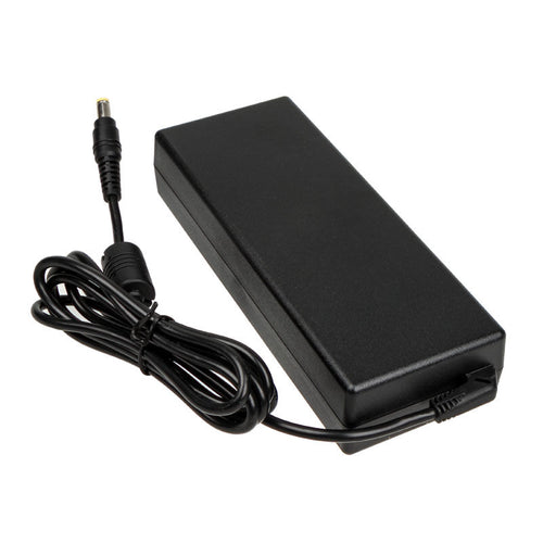 Bakside av Akasa ekstern strømforsyning for Mini-ITX 12V 84 W svart