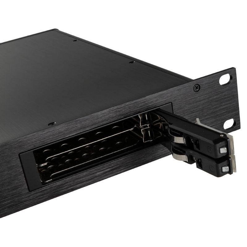 Oversikt over Akasa Galileo TU1 Thin-Mini-ITX 1U kabinett aluminium svart med åpnet lokk
