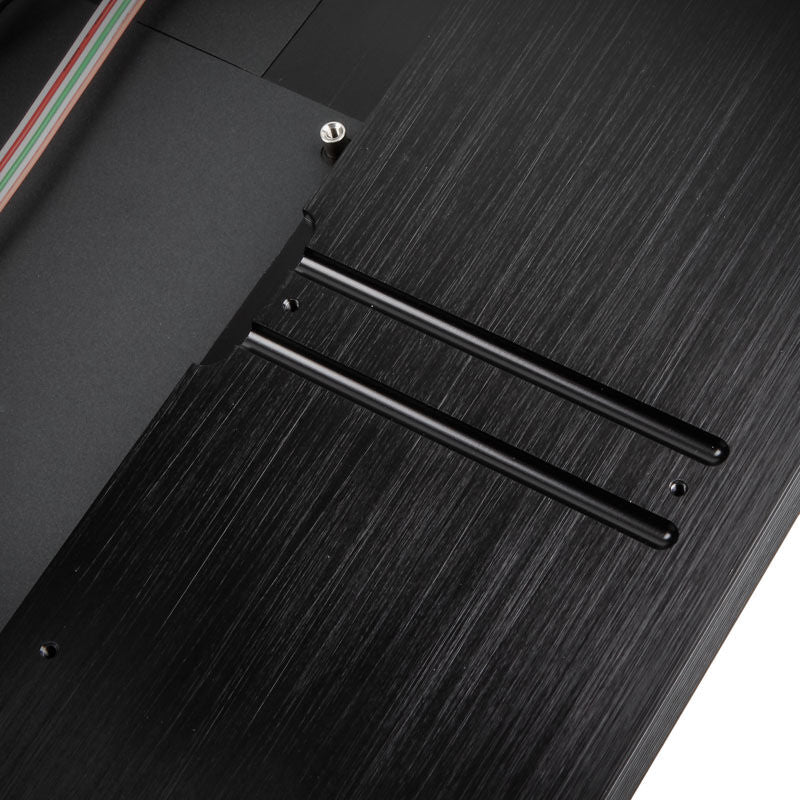 Visning av interne spor i Akasa Galileo TU1 Thin-Mini-ITX 1U kabinett aluminium svart