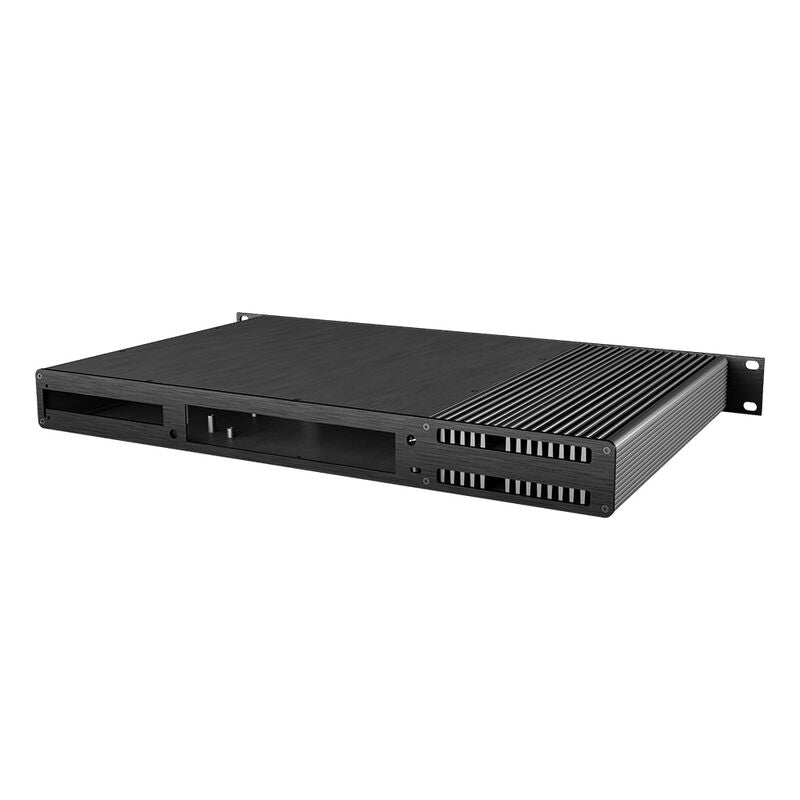 Montert Akasa Galileo TU1 Plus MKII Mini-ITX rackkabinett vifteløs i serverrack