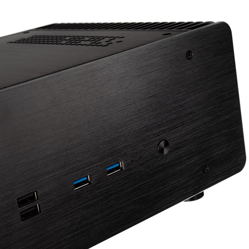 Akasa Maxwell Pro Mini-ITX kabinett passiv kjøling svart nærbilde av USB-porter