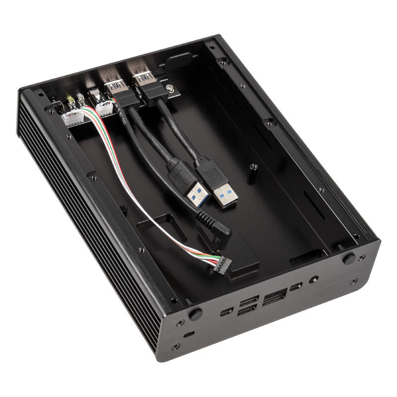 Montert Akasa Newton MC UCFF kabinett for Intel NUC på VESA-feste