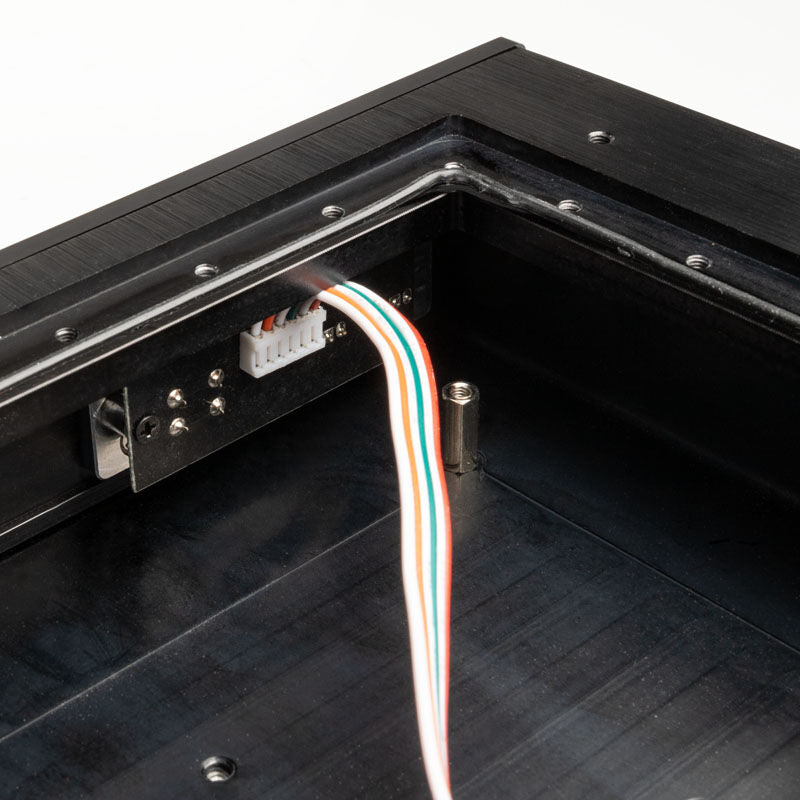 Akasa Pascal TN UCFF kabinett Intel NUC åpnet for installasjon