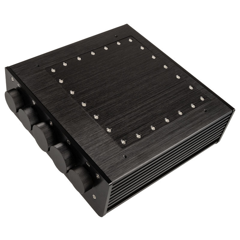 Akasa Pascal TN UCFF kabinett Intel NUC montert med hovedkort