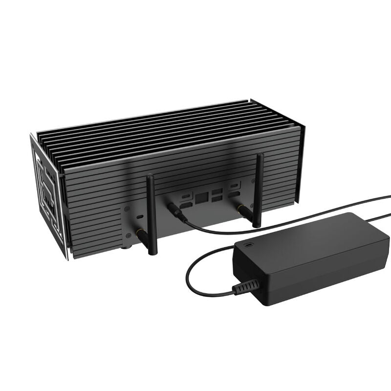 Akasa Turing RC Pro UCFF-kabinett ASUS NUC montert i vertikal posisjon