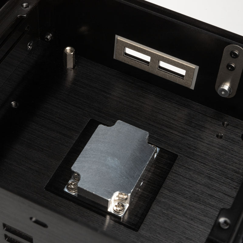 Akasa Turing TN UCFF kabinett Intel NUC passiv kjøling svart med tilkoblinger