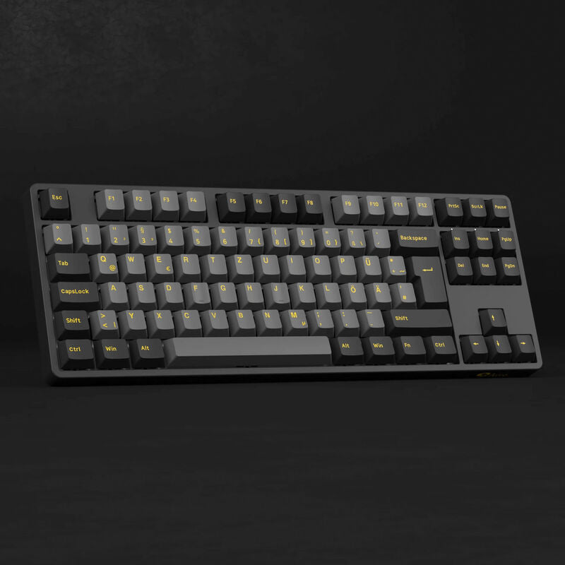 Montert Akko Black & Gold 5087S gamingtastatur TKL RGB på skrivebord
