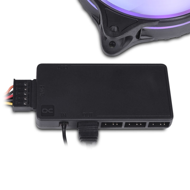 Alphacool Core 11x 3-Pin DRGB splitter ARGB svart montert i PC