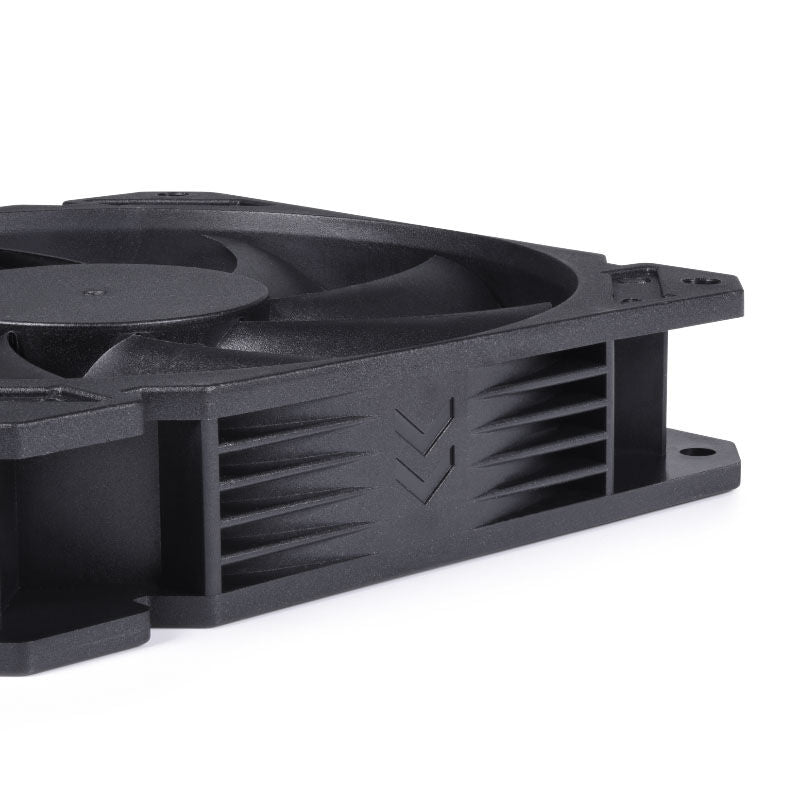 Detalj av blader på Alphacool Core PWM vifte 120 mm 2500 RPM svart