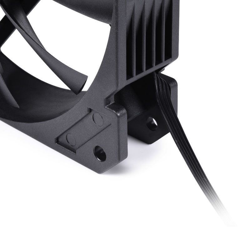 Alphacool Core PWM vifte 120 mm 2500 RPM svart montert i system