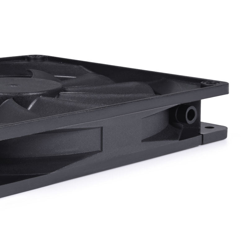 Alphacool Core PWM vifte 140 mm 2000 RPM svart detalj av vifteblader