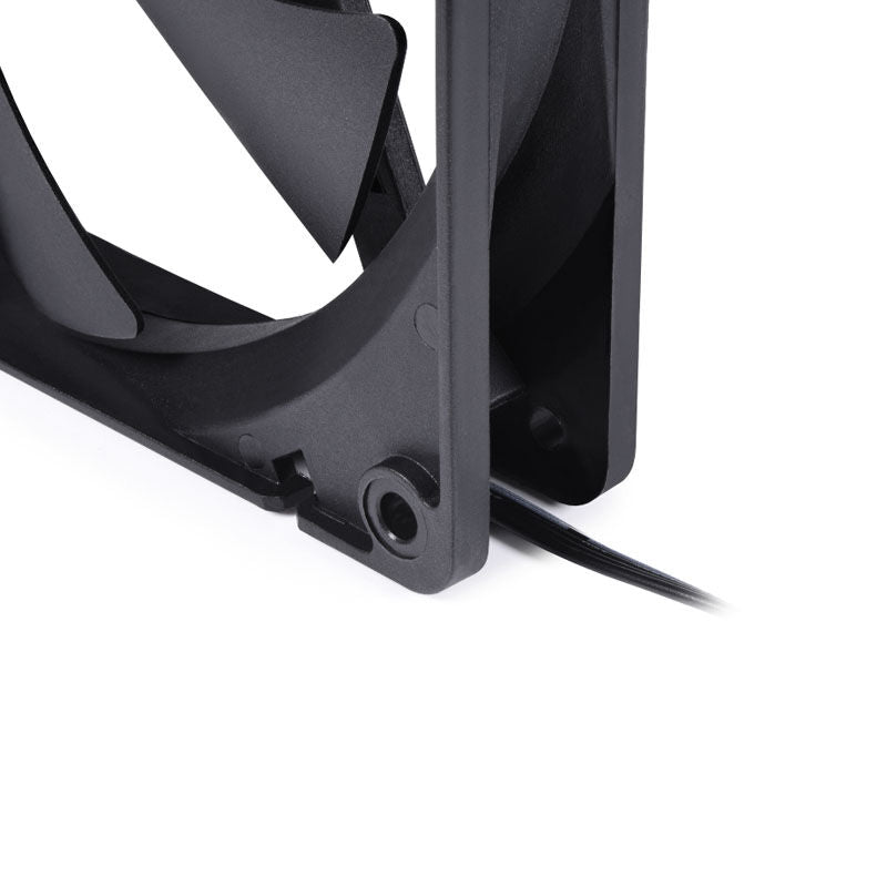 Montert Alphacool Core PWM vifte 140 mm 3200 RPM svart i system