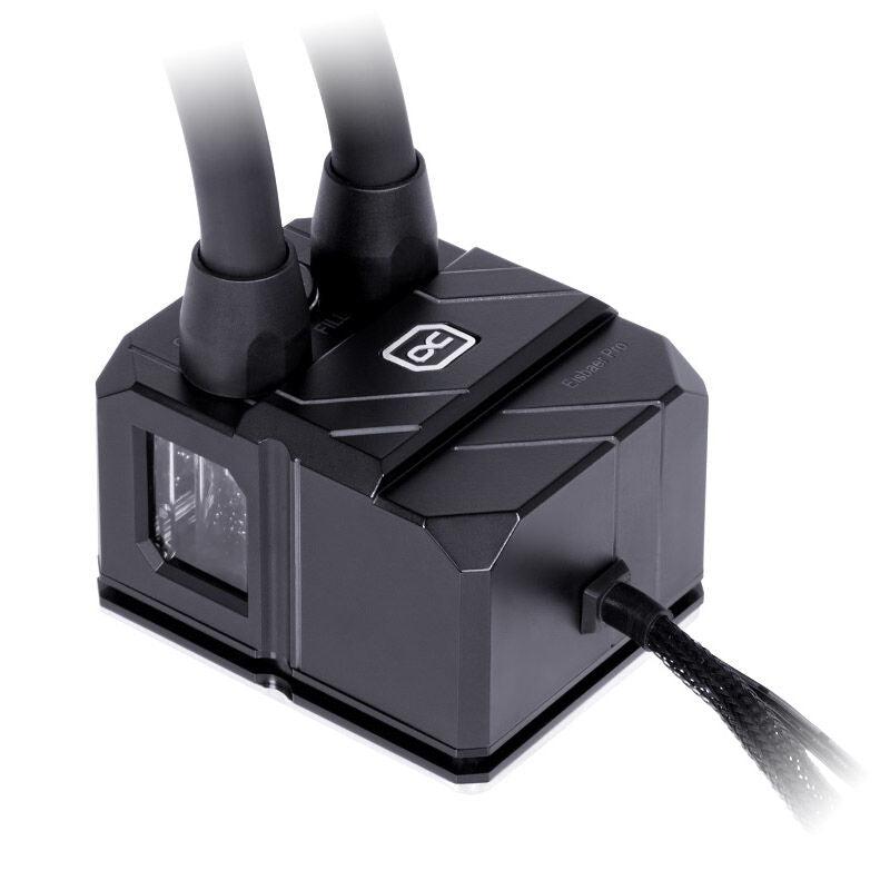 Nærbilde av Aurora Rise 140mm-vifter på Alphacool Eisbaer Pro Aurora 420