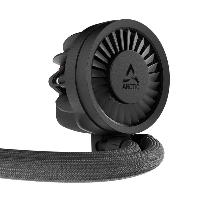 Arctic Liquid Freezer III Pro 360 AIO vannkjøling montert i PC