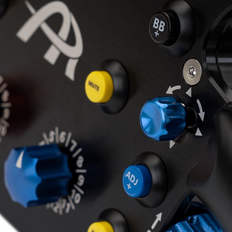 Montert Ascher Racing F64-USB V3 simracingratt på simracing rigg