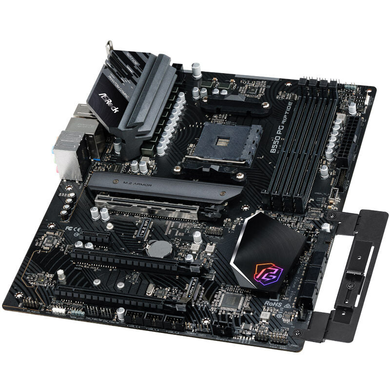 ASRock B550 PG Riptide hovedkort nærbilde av M.2 spor