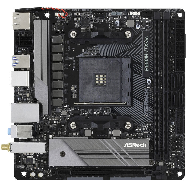 Detalj av PCIe 4.0 x16 slot på ASRock B550M-ITX/ac