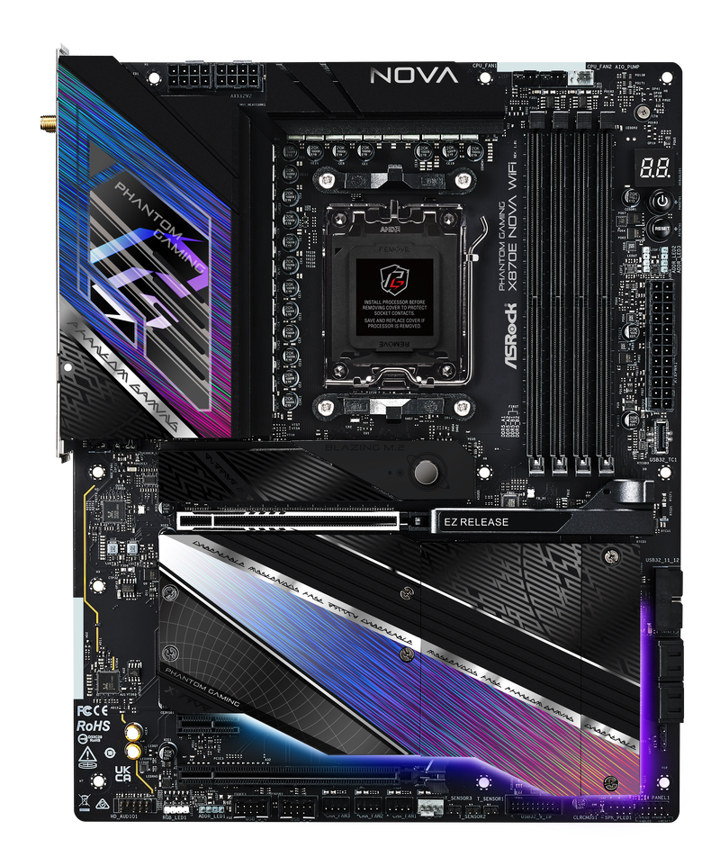 Nærbilde av ASRock X870E Nova WiFi hovedkort og RAM-plasser