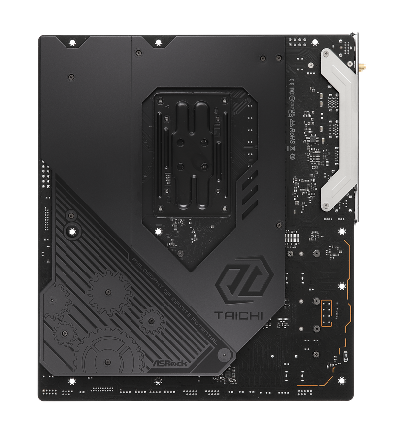 ASRock X870E Taichi hovedkort med M.2 SSD installert