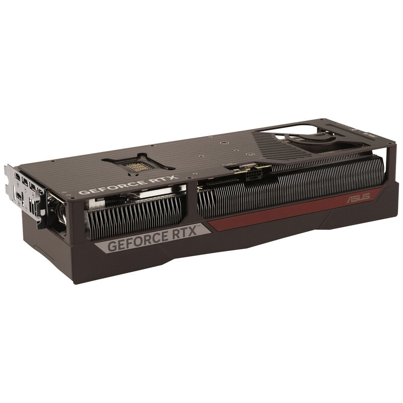 Nærbilde av ASUS GeForce RTX 5080 Noctua OC Edition vifte