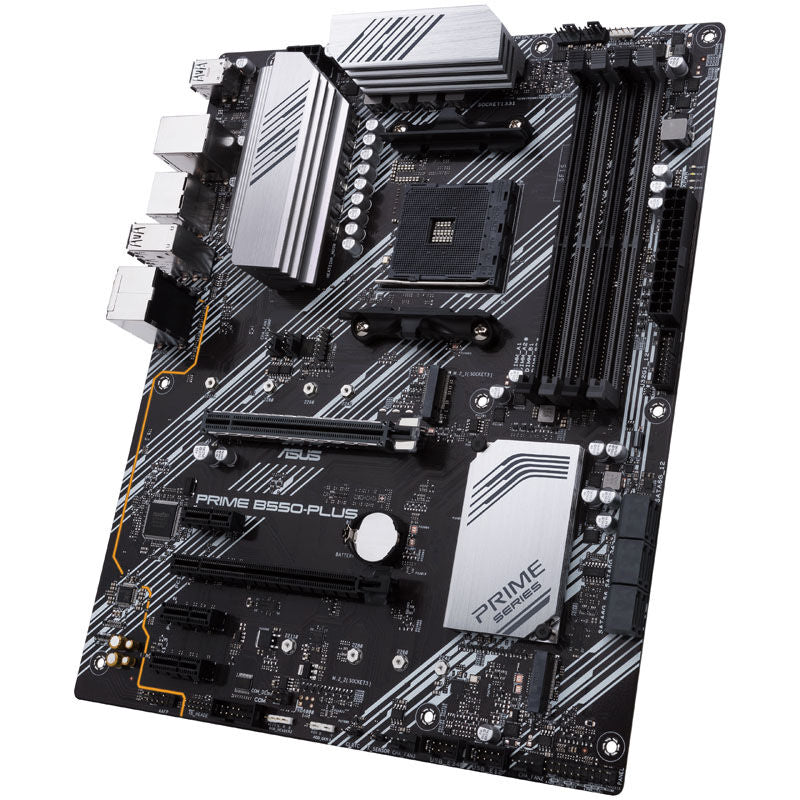 Nærbilde av ASUS Prime B550-Plus PCIe-porter