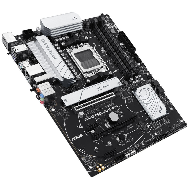 Baksiden av ASUS Prime B650-Plus WiFi hovedkort