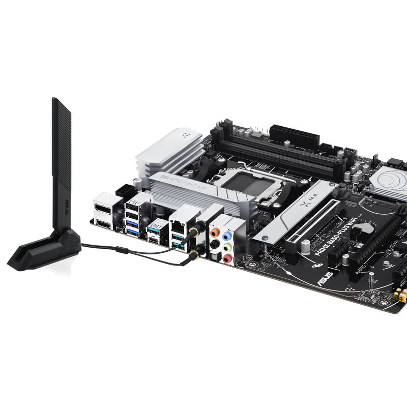 Nærbilde av ASUS Prime B650-Plus WiFi hovedkort VRM-kjøler