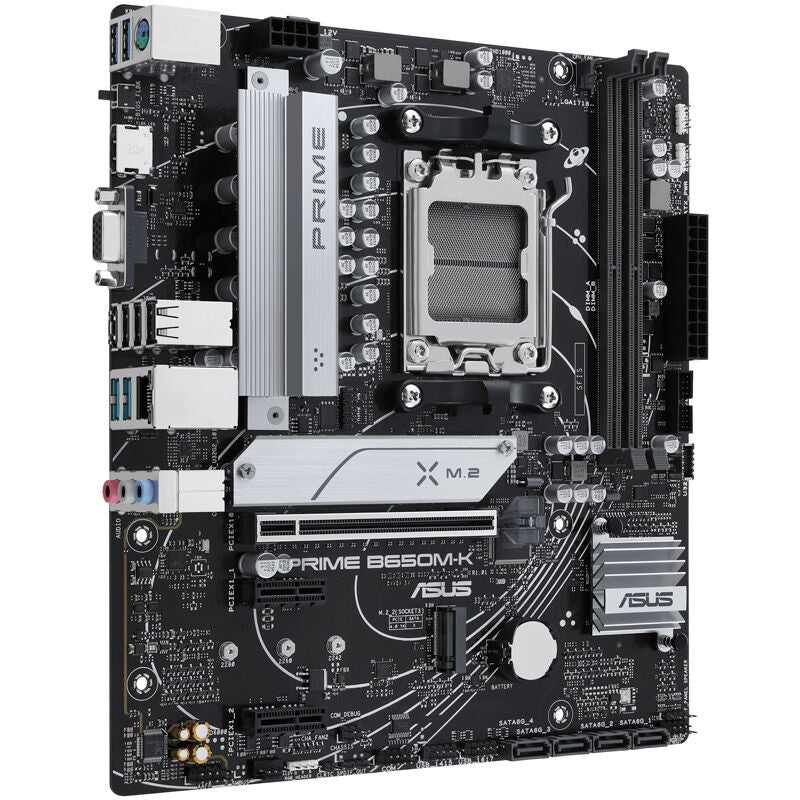 Nærbilde av ASUS Prime B650M-K hovedkortets RAM-slotter