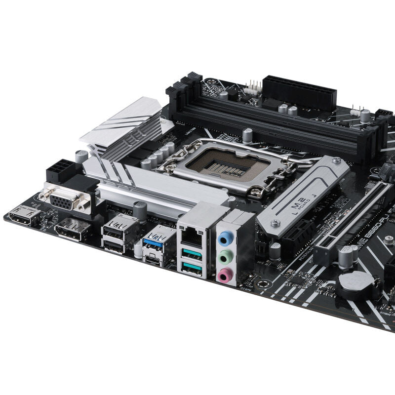Nærbilde av M.2-porter på ASUS Prime B660-Plus D4