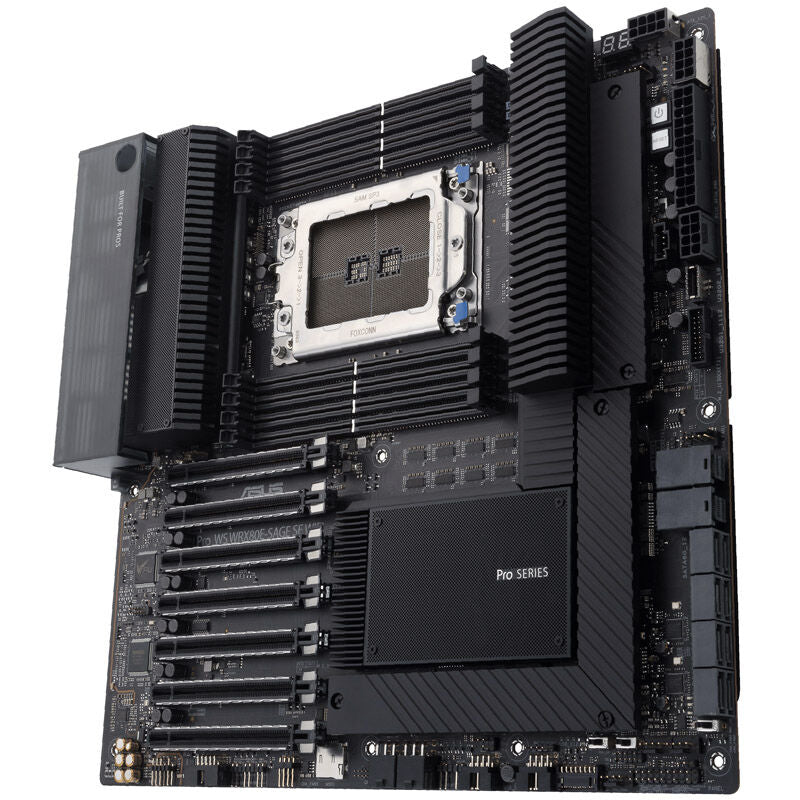 ASUS Pro WS WRX80E-SAGE SE WiFi hovedkort sWRX8 DDR4 med synlige komponenter