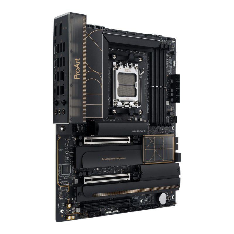 Montert ASUS ProArt X870E-Creator WiFi hovedkort i PC-kabinett