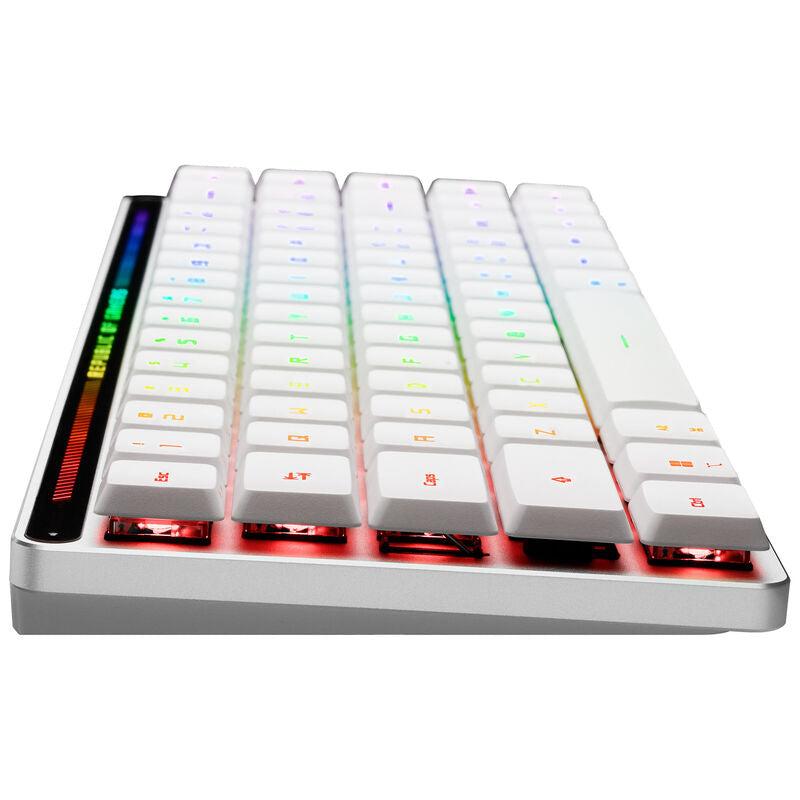 Nærbilde av RGB-belysning på ASUS ROG Falchion RX Low Profile trådløs gamingtastatur 65% hvit