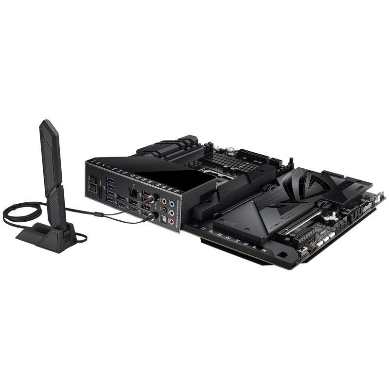 Nærbilde av ASUS ROG Maximus Z790 Dark Hero hovedkort tilkoblinger