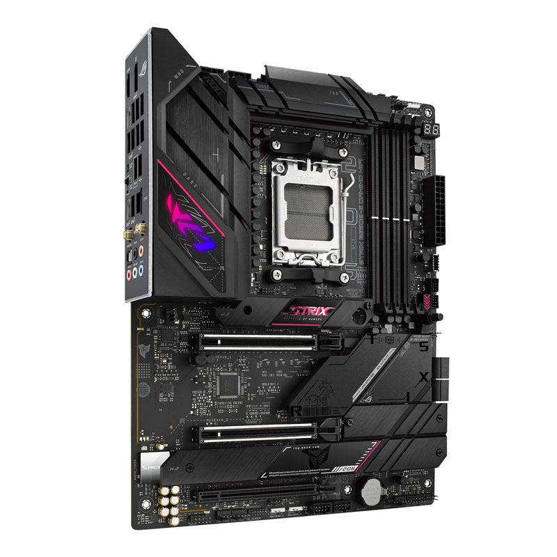 Baksiden av ASUS ROG Strix B650E-E Gaming WiFi hovedkort