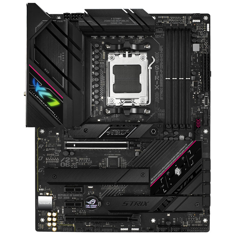 Baksiden av ASUS ROG Strix B650E-F Gaming WiFi hovedkort