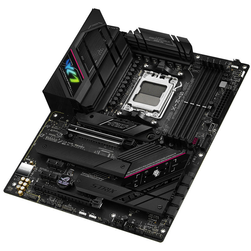 Nærbilde av ASUS ROG Strix B650E-F Gaming WiFi hovedkort komponenter