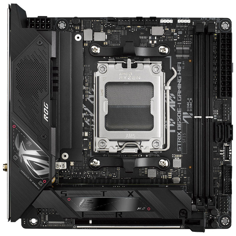 ASUS ROG Strix B650E-I Gaming WiFi hovedkort detalj av PCIe slot