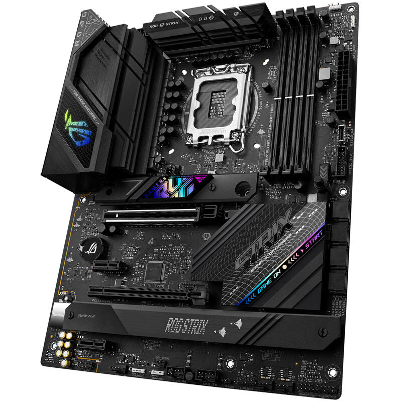 Montert ASUS ROG Strix B760-F Gaming WiFi hovedkort i PC-kabinett