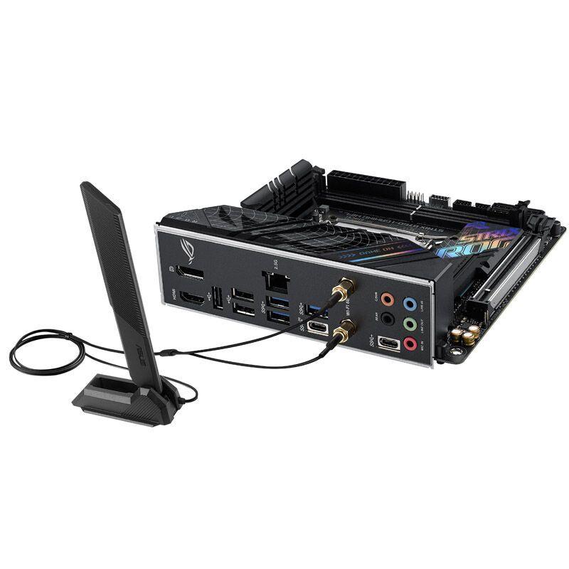 Montert ASUS ROG Strix B760-I Gaming WiFi hovedkort i PC
