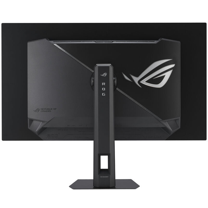 Bildeskjerm på ASUS ROG Strix OLED XG32UCDS 32" gamingskjerm i bruk