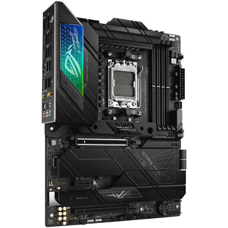 Oversikt over ASUS ROG Strix X670E-F Gaming WiFi hovedkort komponenter