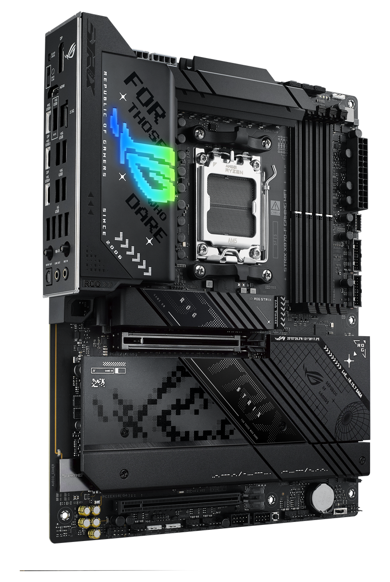Montert ASUS ROG Strix X870-F Gaming WiFi hovedkort i PC-kabinett